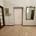 Il Balcone Sul Teatro