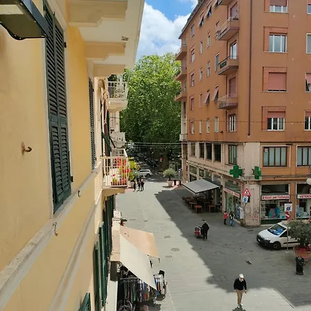 Il Balcone Sul Teatro Специя